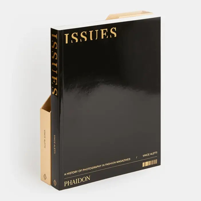 Issues: A History Of Photography In Fashion Magazines