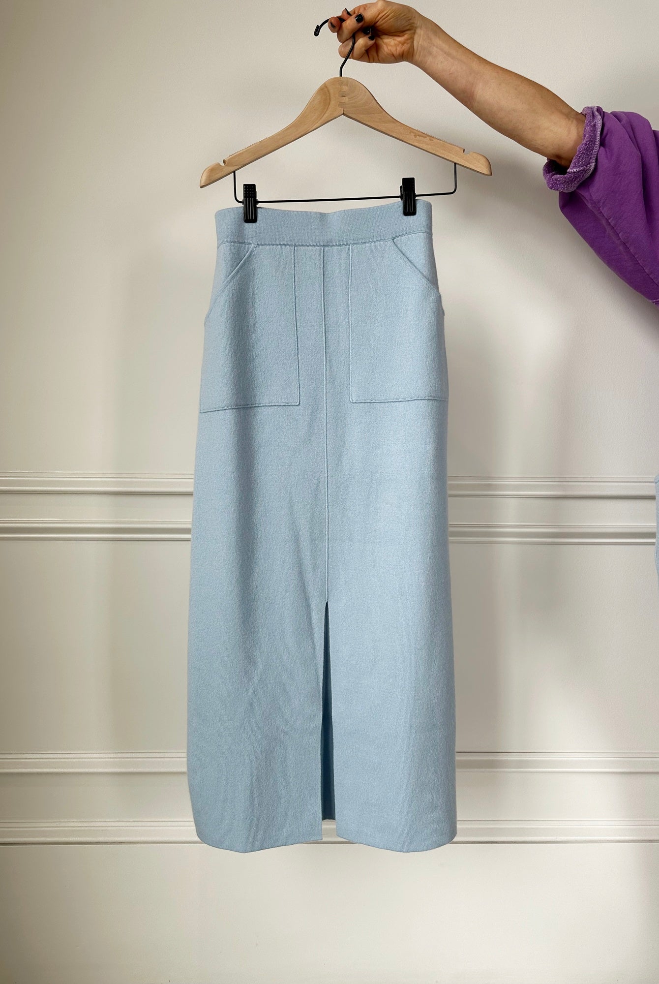 image of the Allude midi skirt in blue