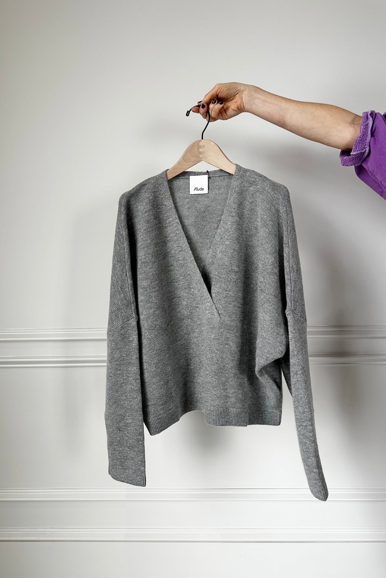 image of the Allude V neck sweater in grey