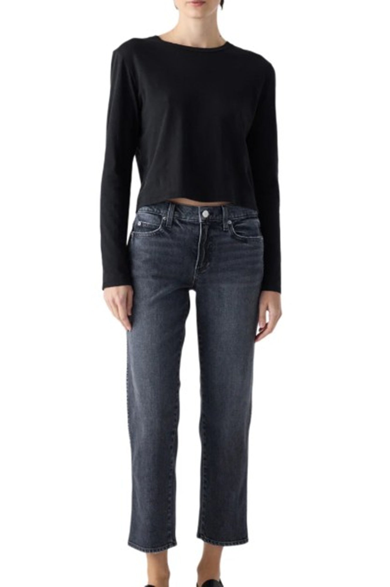 model wearing the Amo libby jeans