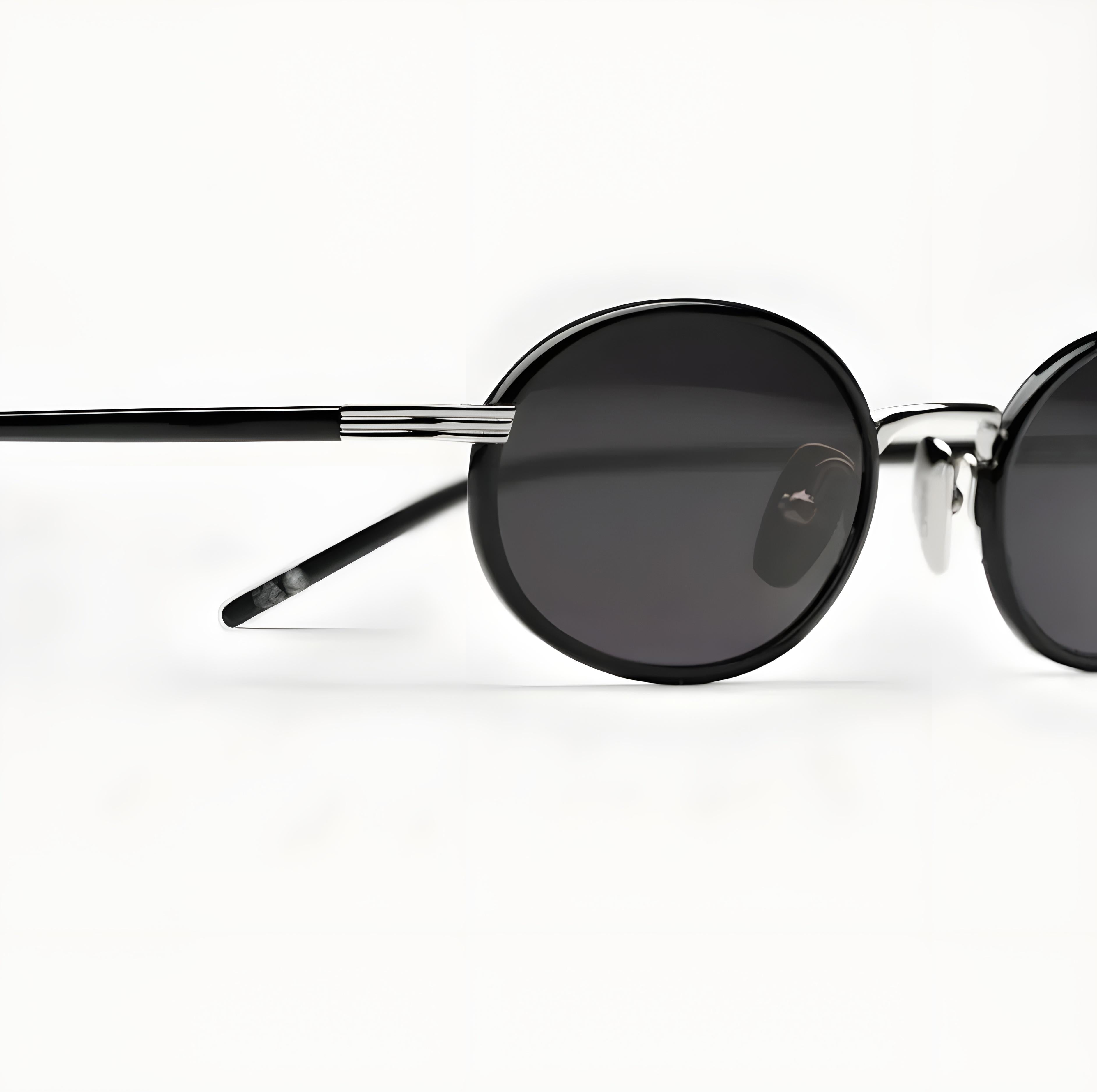 Chimi Sunglasses Lea Black, Medium on a white background