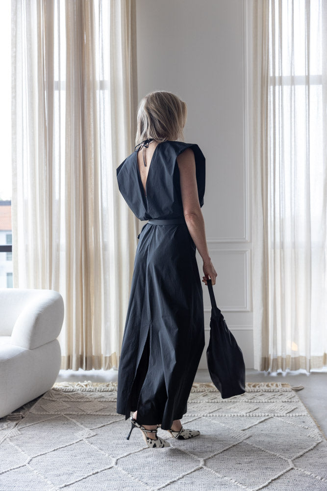 image of a woman wearing the Alysi Long Poplin Dress