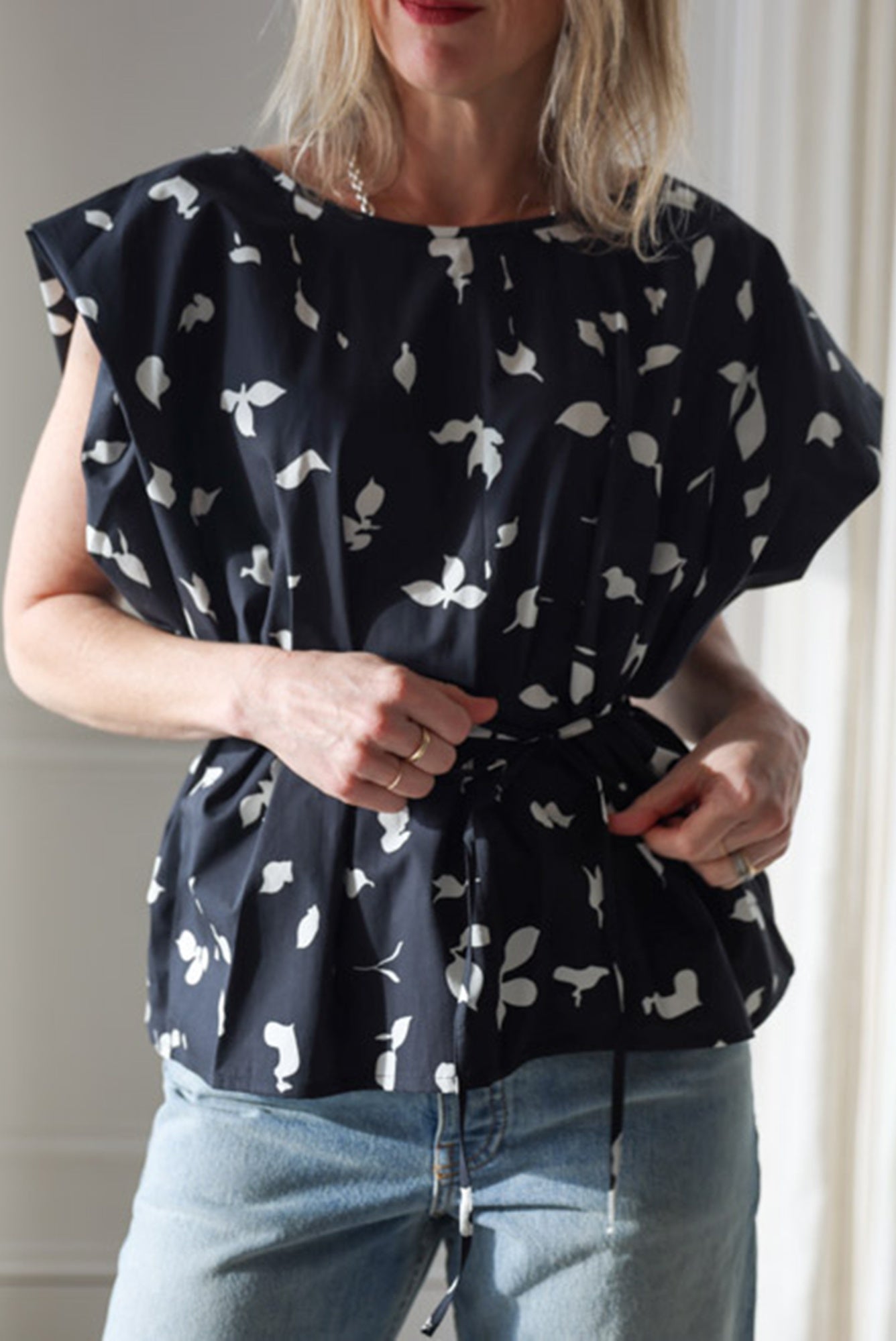 image of a woman wearing the Alysi Printed Cotton Tie Waist Top