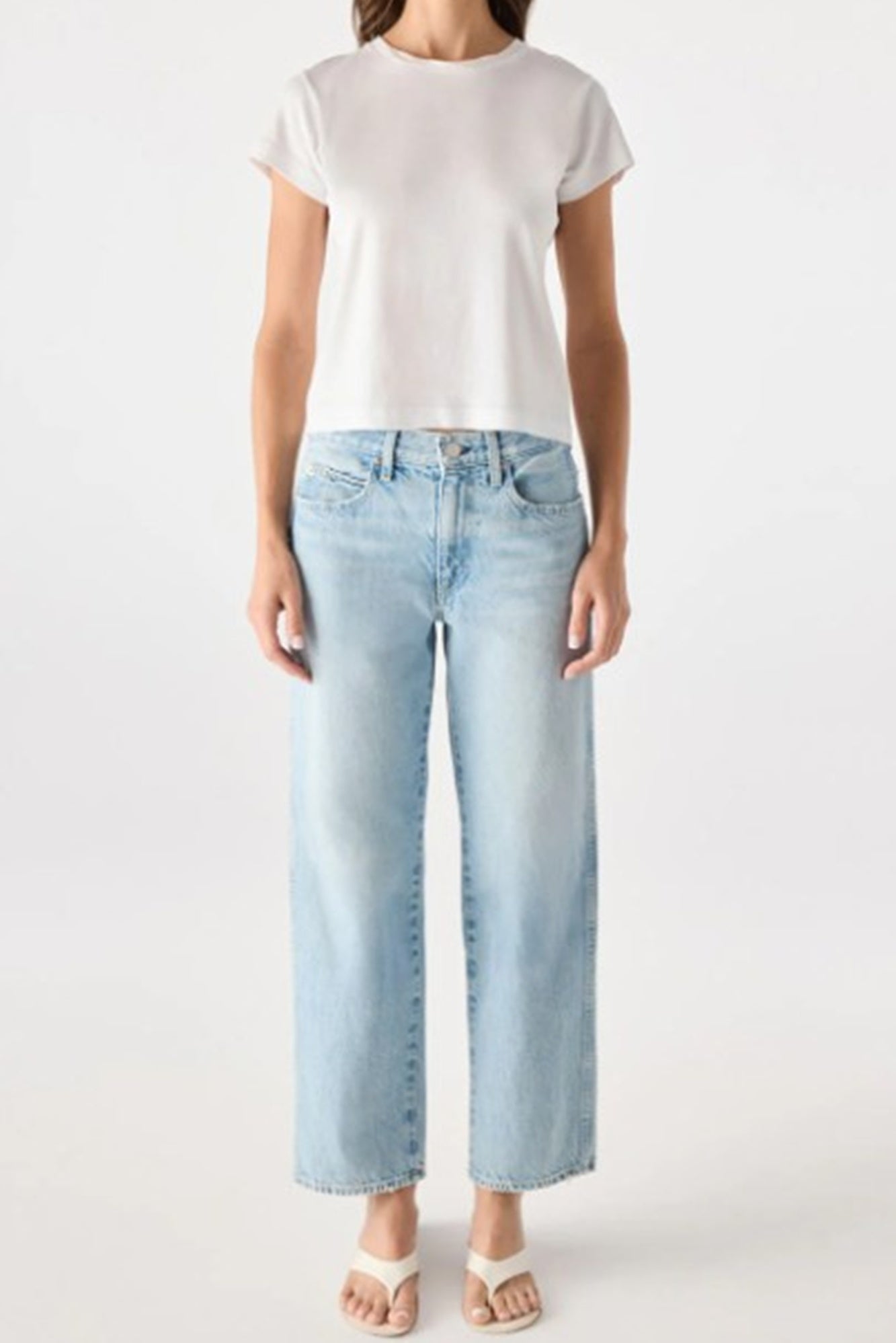 image of woman wearing the Amo billie jeans in adulation
