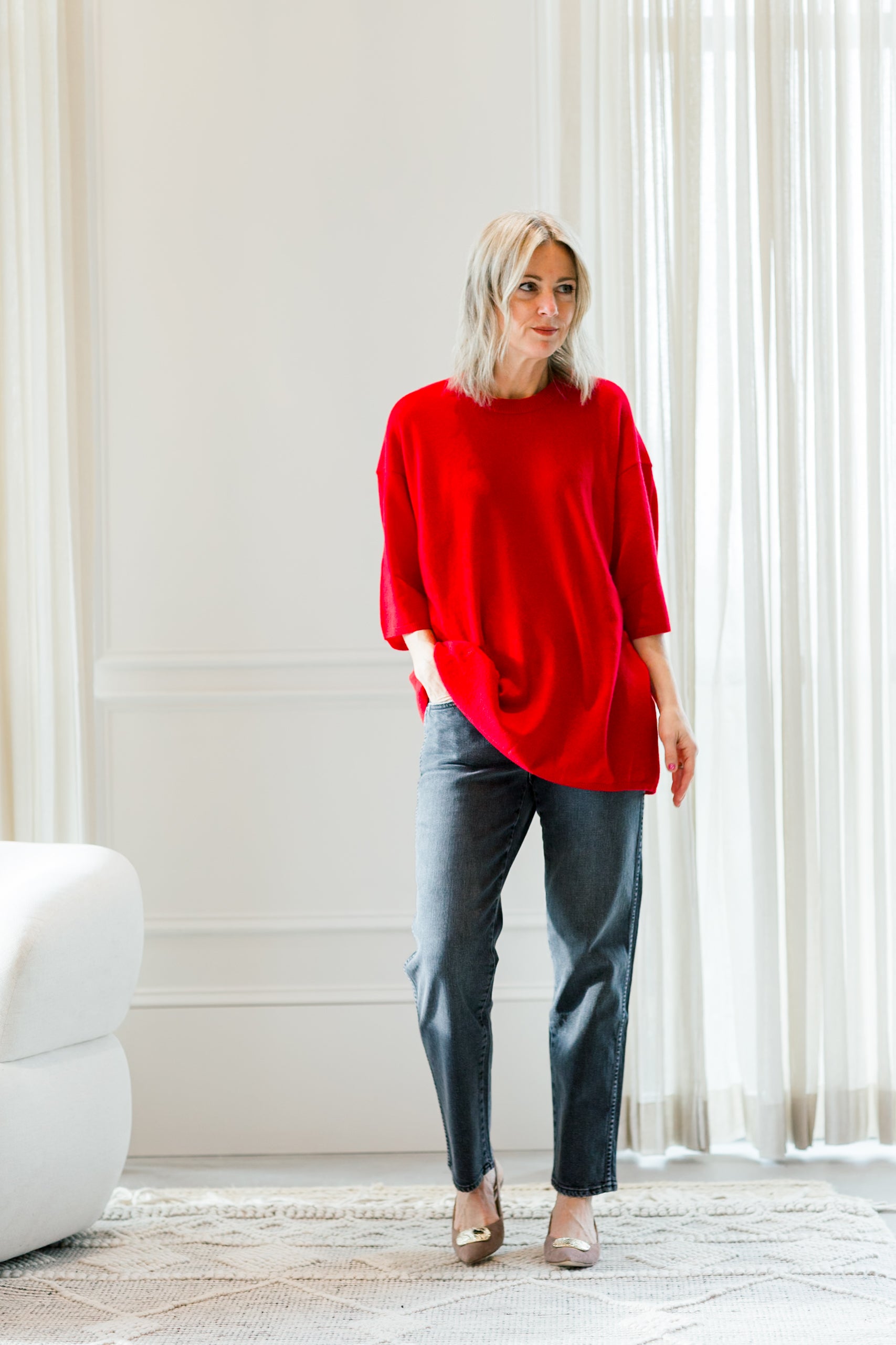 image of a woman wearing the amo libby jeans