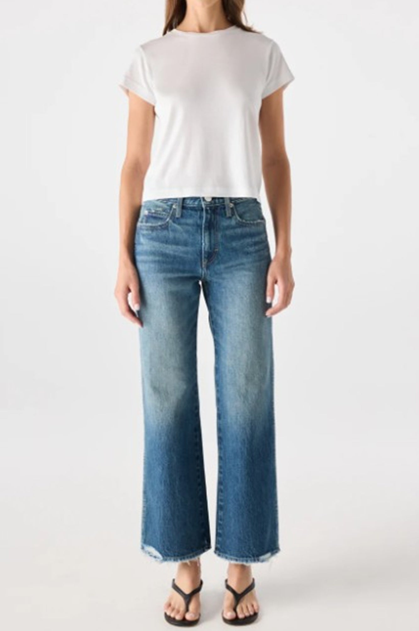 image of a model wearing the Amo Robbie Jeans in Lull