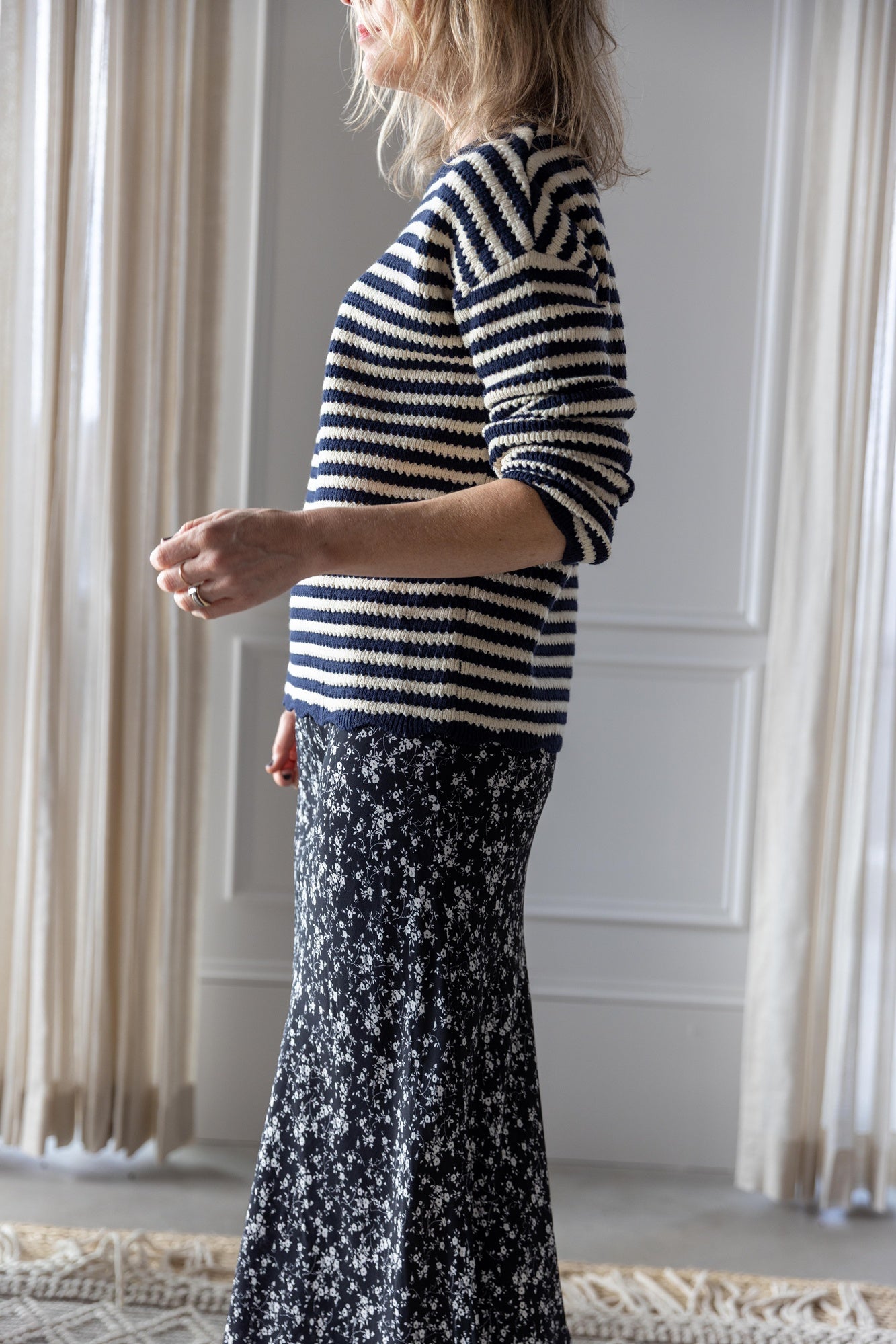 side image of a woman wearing the Ciao Lucia Febo Pullover
