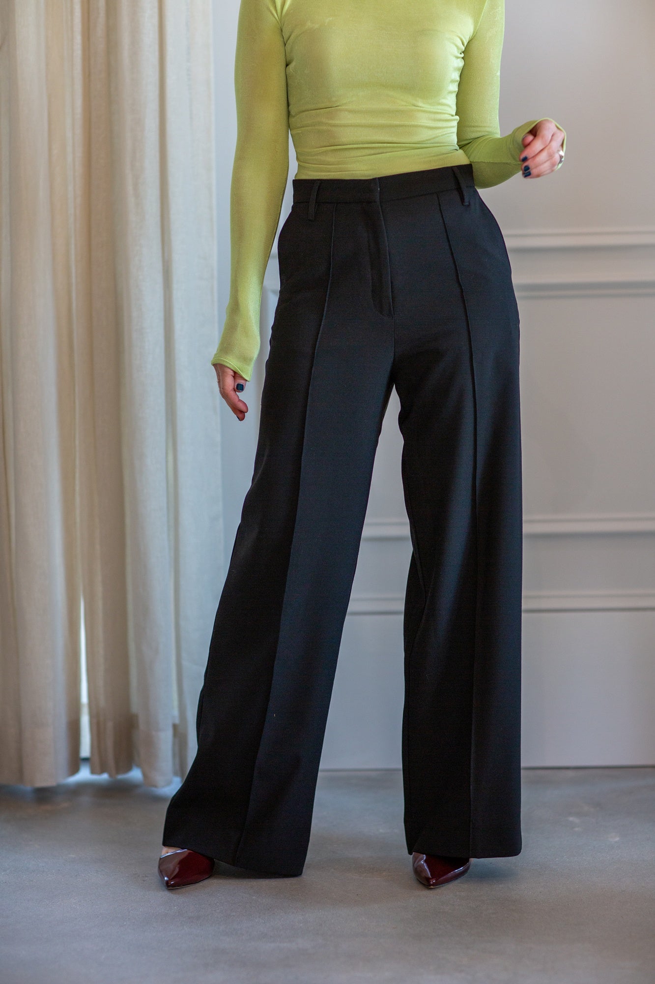 model wearing the Herskind Kimberly pant and Seroya lilia top