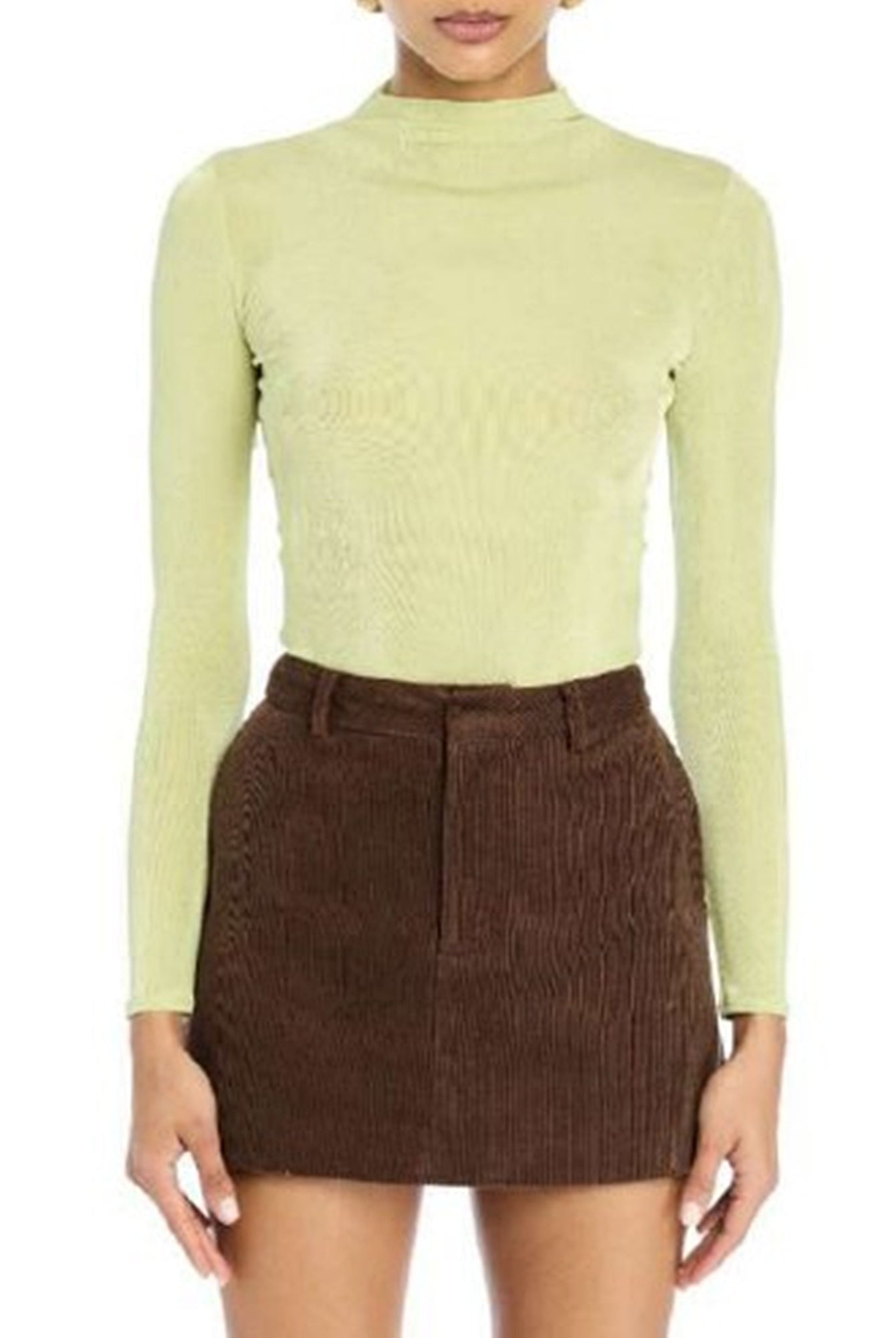 model wearing the seroya lilia top and azalea skirt