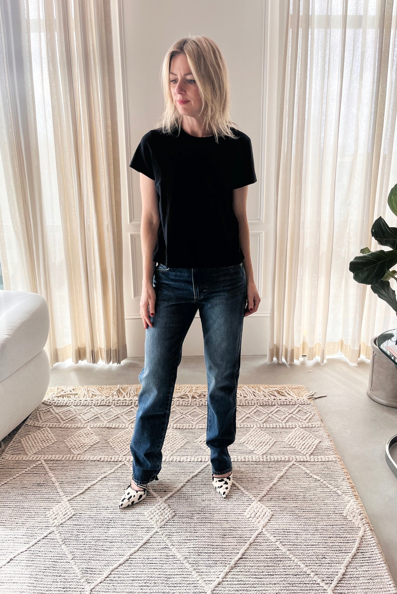 image of the Amo Lovey Tee in Black and Mira Jeans