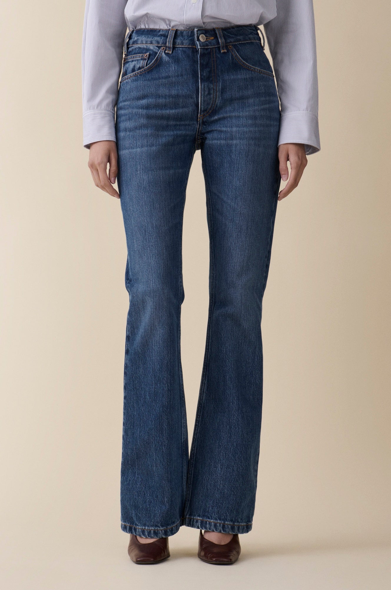 Jeanerica Moda Mid Rise Slim Flared Jean