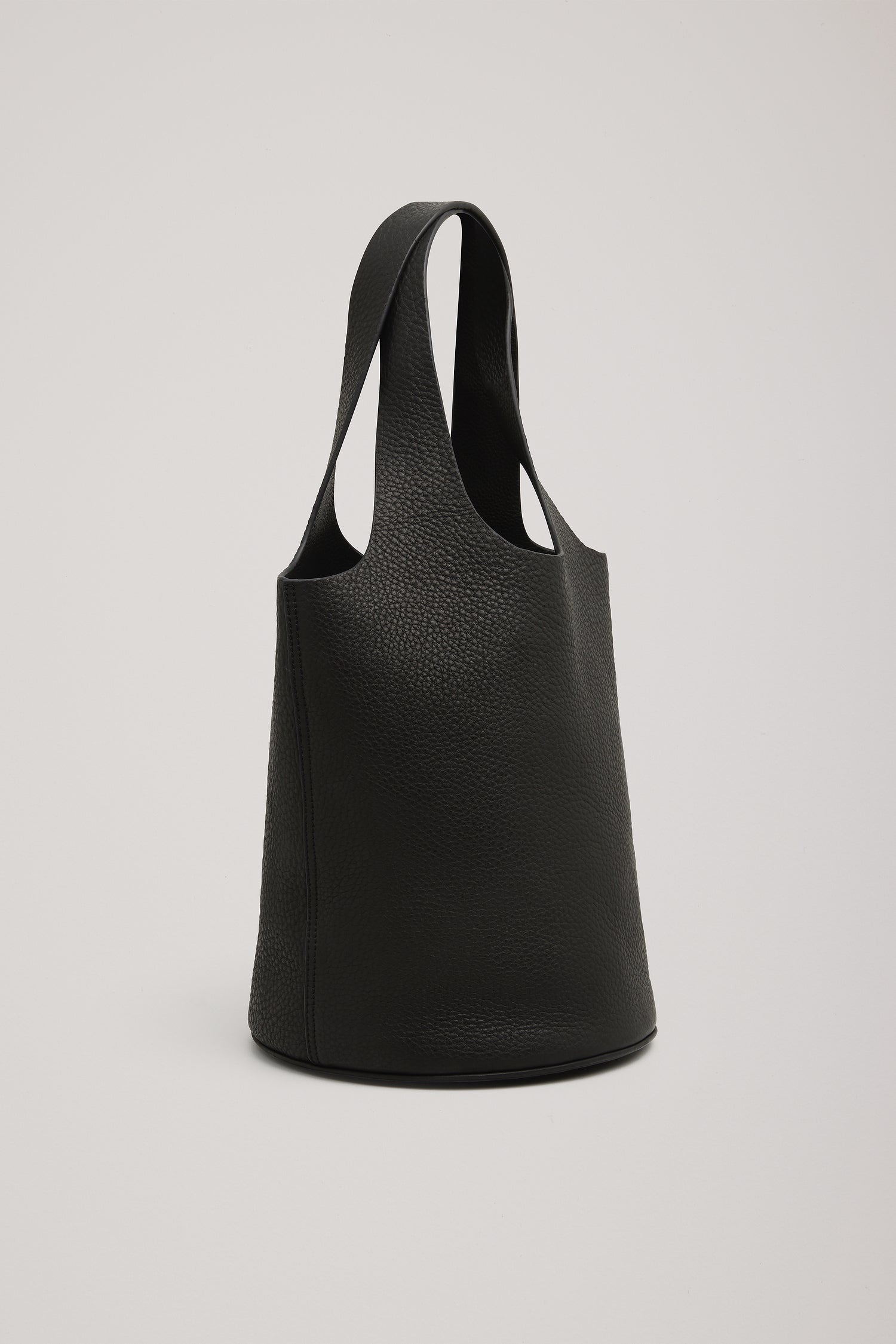 A Emery Wren Bag-Black Pebble