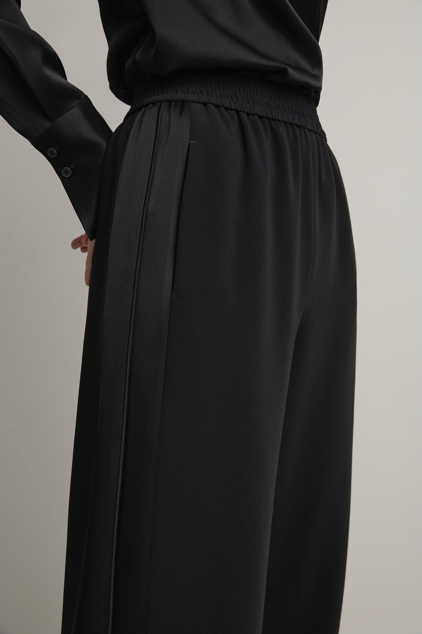 A Emery Angus Pant-Black