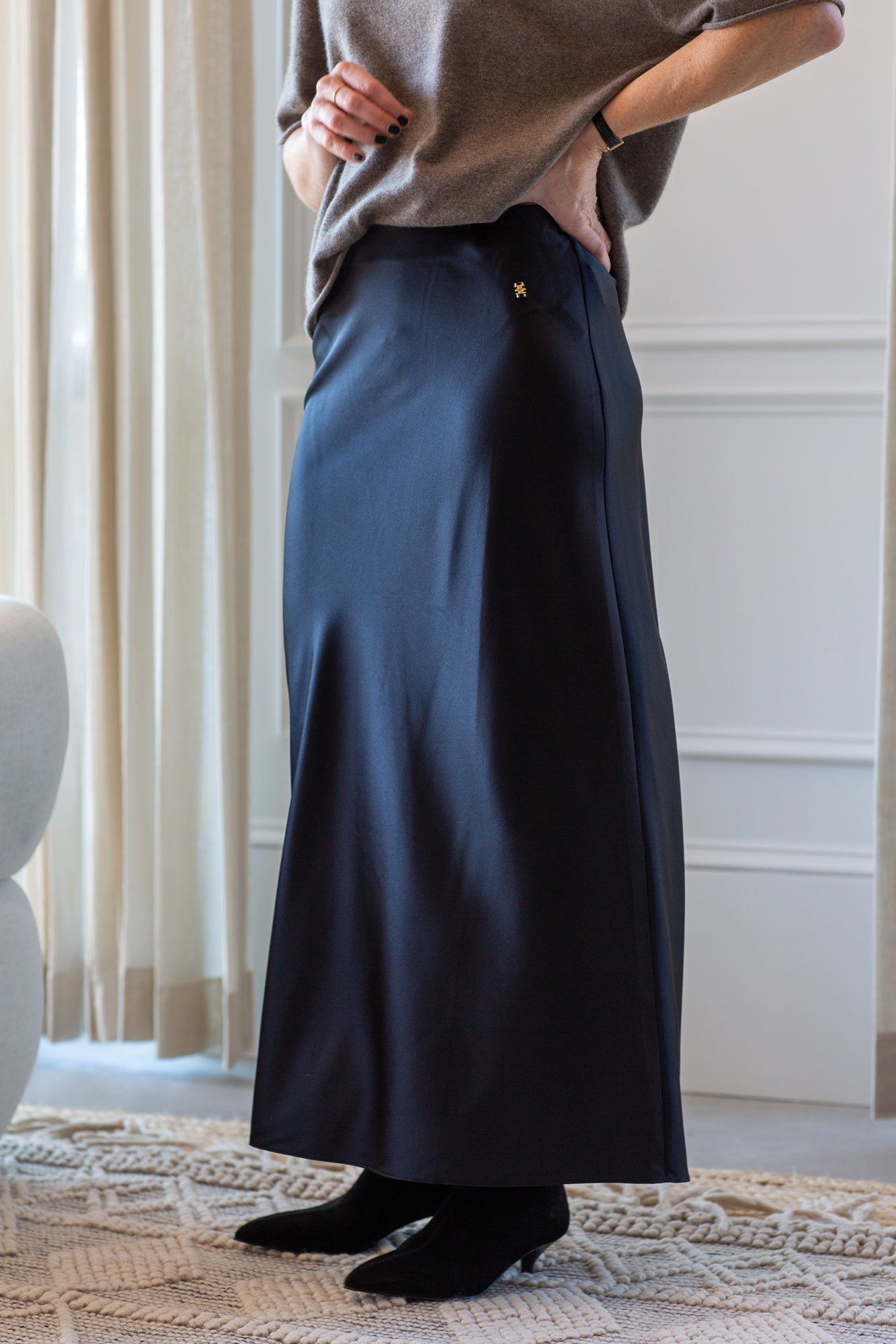 Eterne Camila Midi Skirt