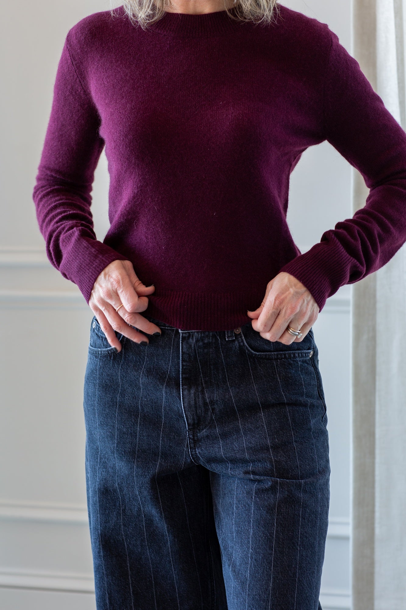 model wearing the Eterne Francis Sweater in oxblood