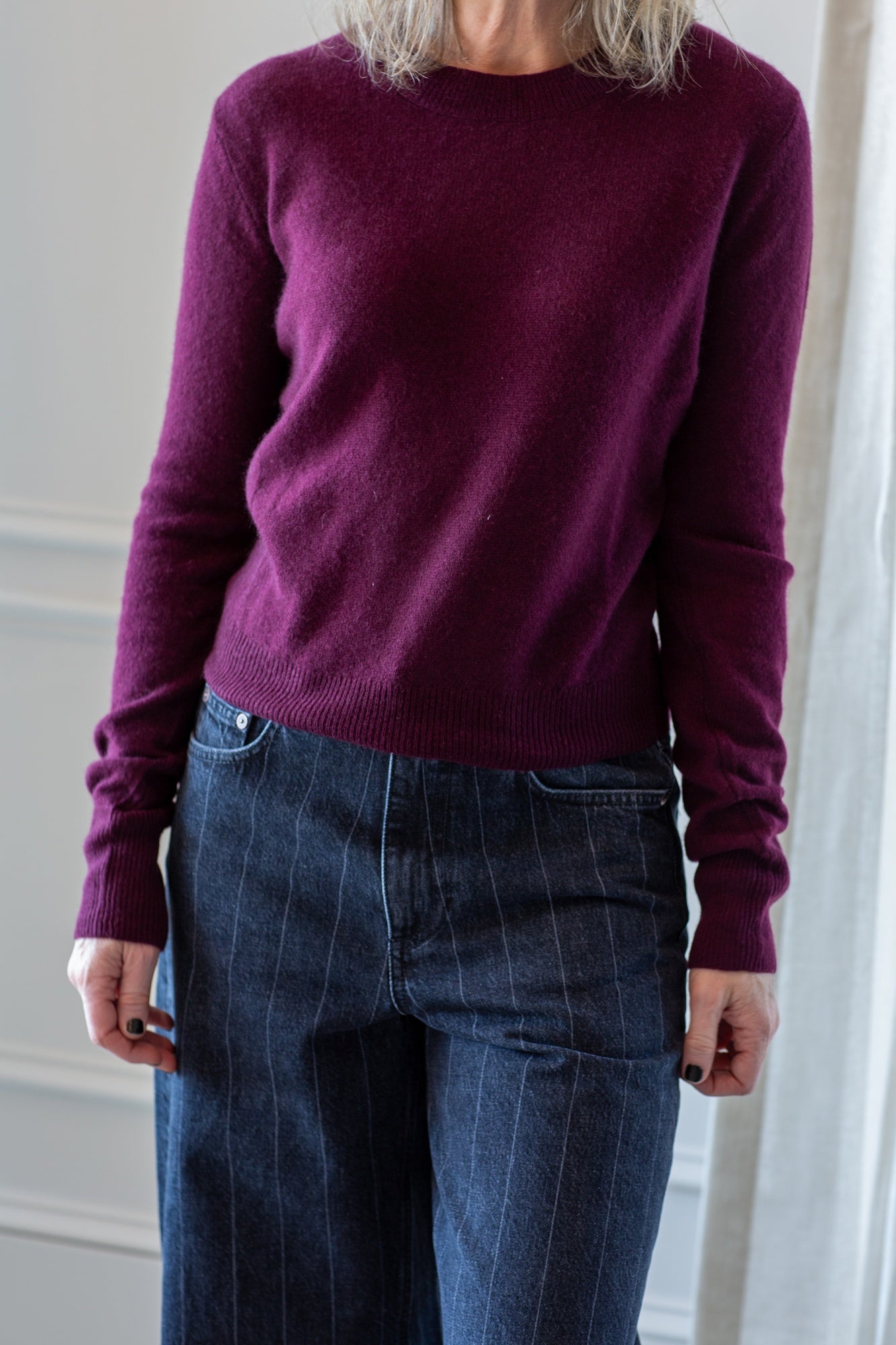 model wearing the Eterne Francis Sweater in oxblood