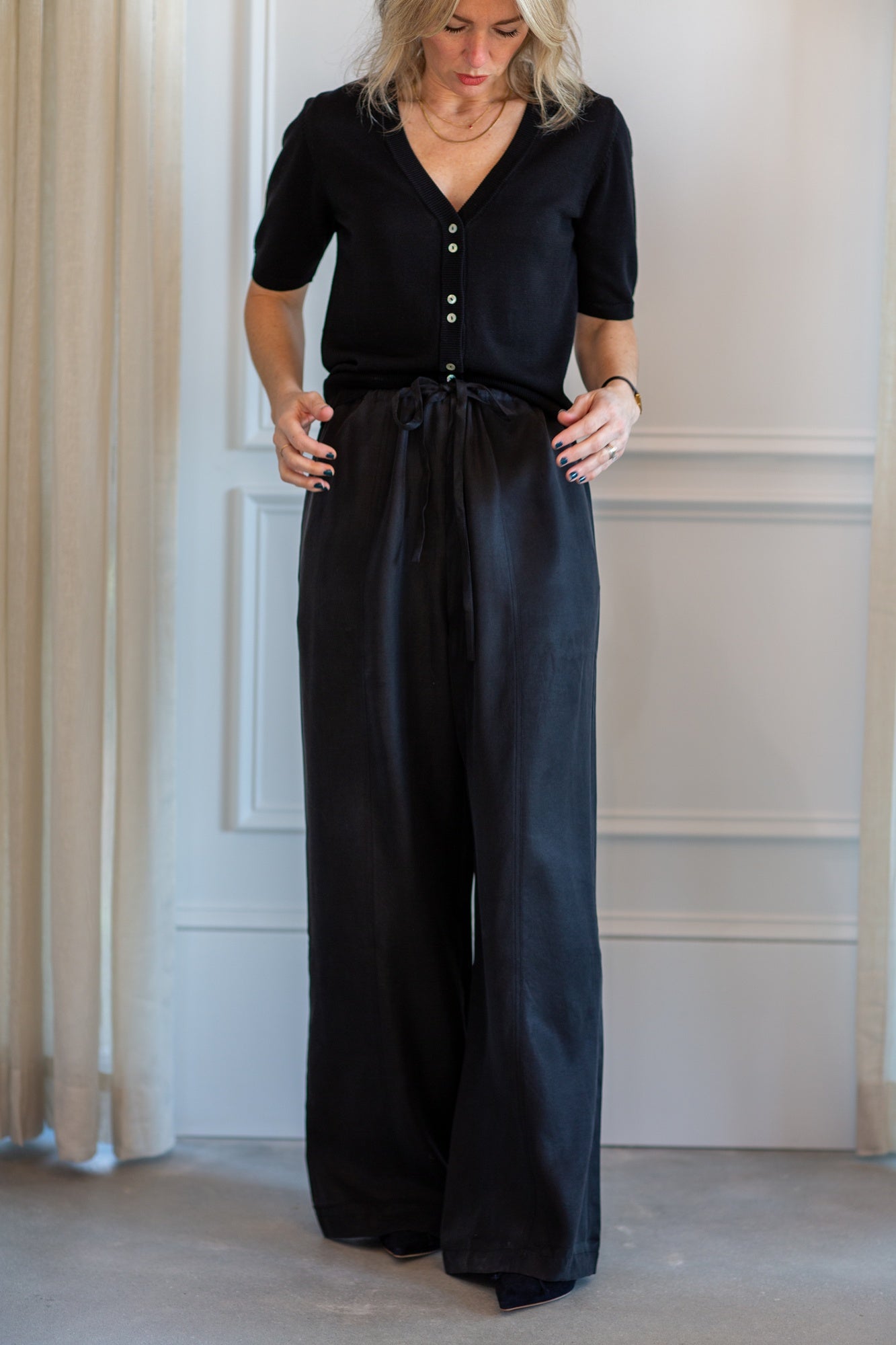 model wearing the marle hugo cardigan and mala pant
