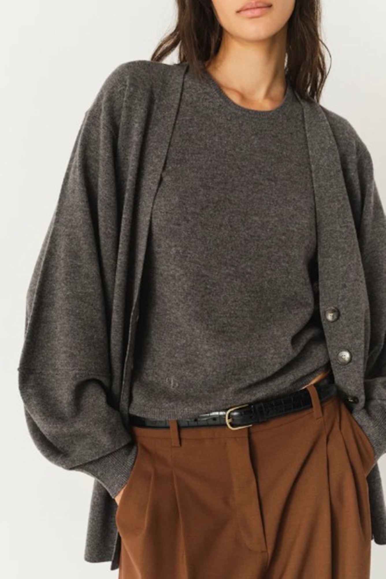 model wearing the Garment Como Sleeve Cardigan